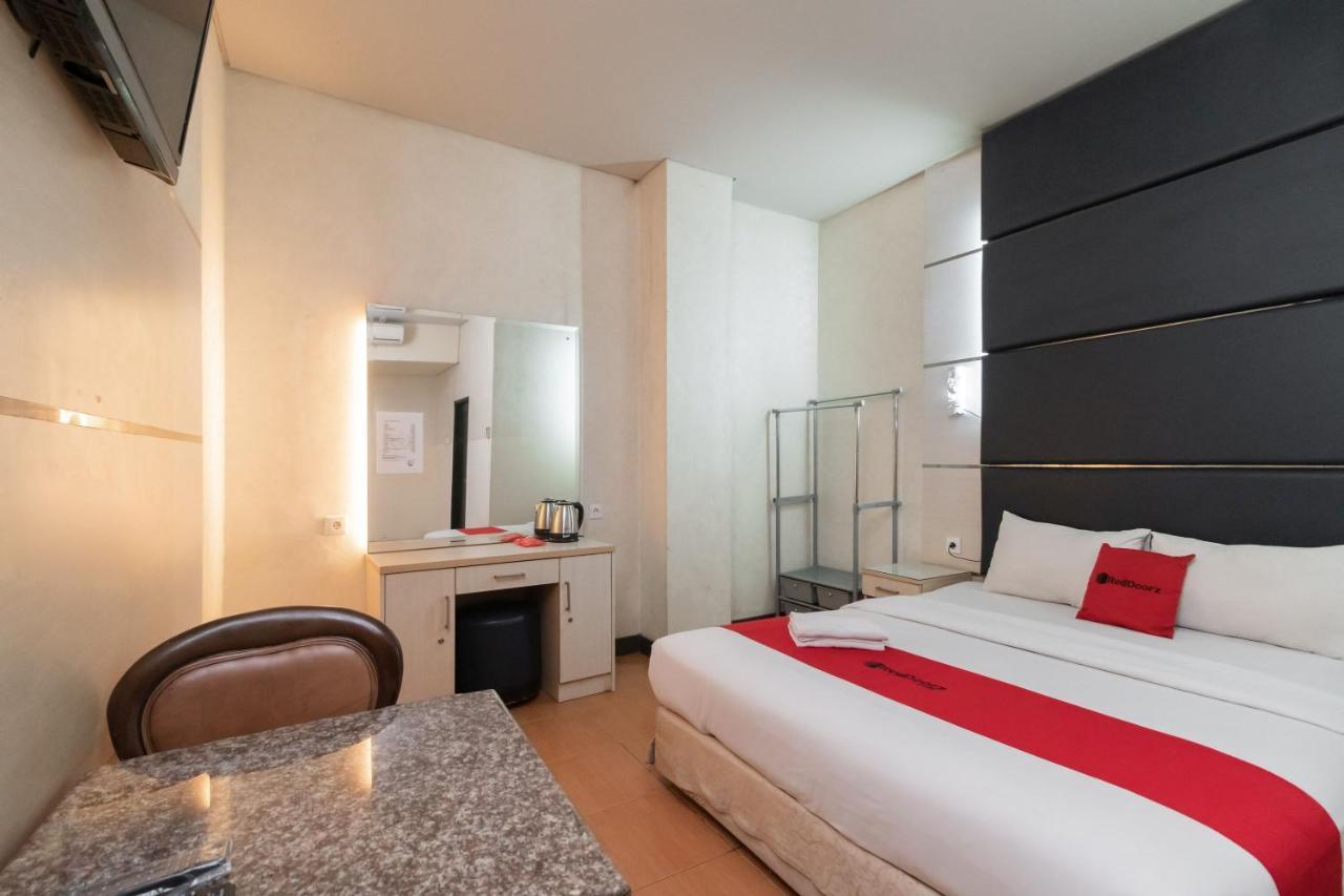 Hotel Reddoorz At Jalan Gunung Sahari Dżakarta Zewnętrze zdjęcie