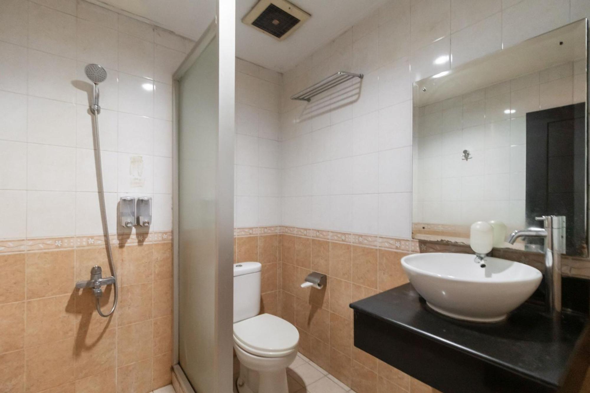 Hotel Reddoorz At Jalan Gunung Sahari Dżakarta Pokój zdjęcie