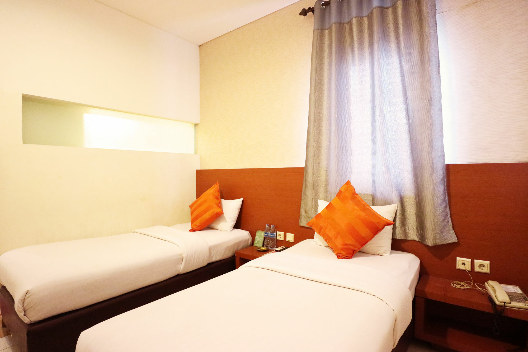 Hotel Reddoorz At Jalan Gunung Sahari Dżakarta Zewnętrze zdjęcie